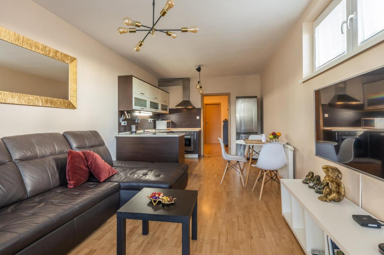 Apartman V Aleji Bratislava Eksteriør bilde