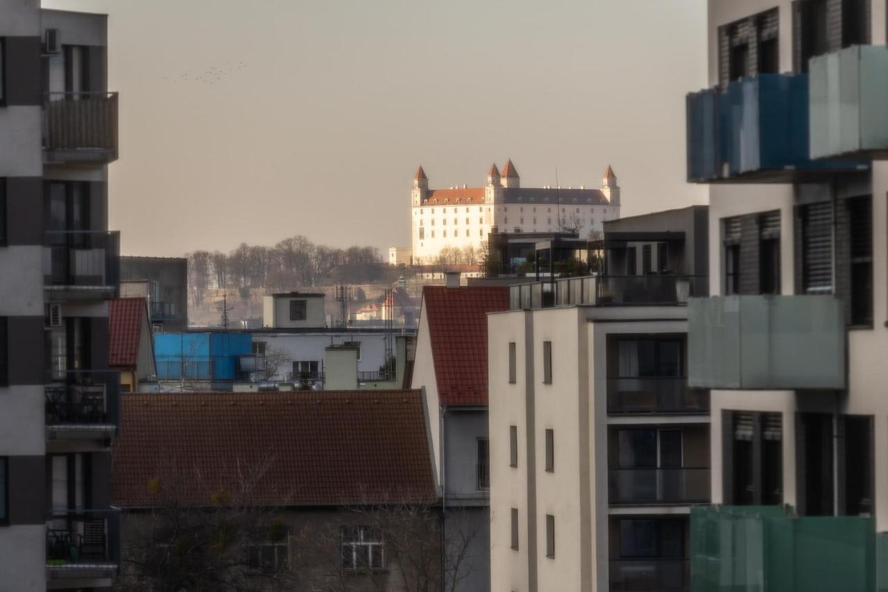 Apartman V Aleji Bratislava Eksteriør bilde