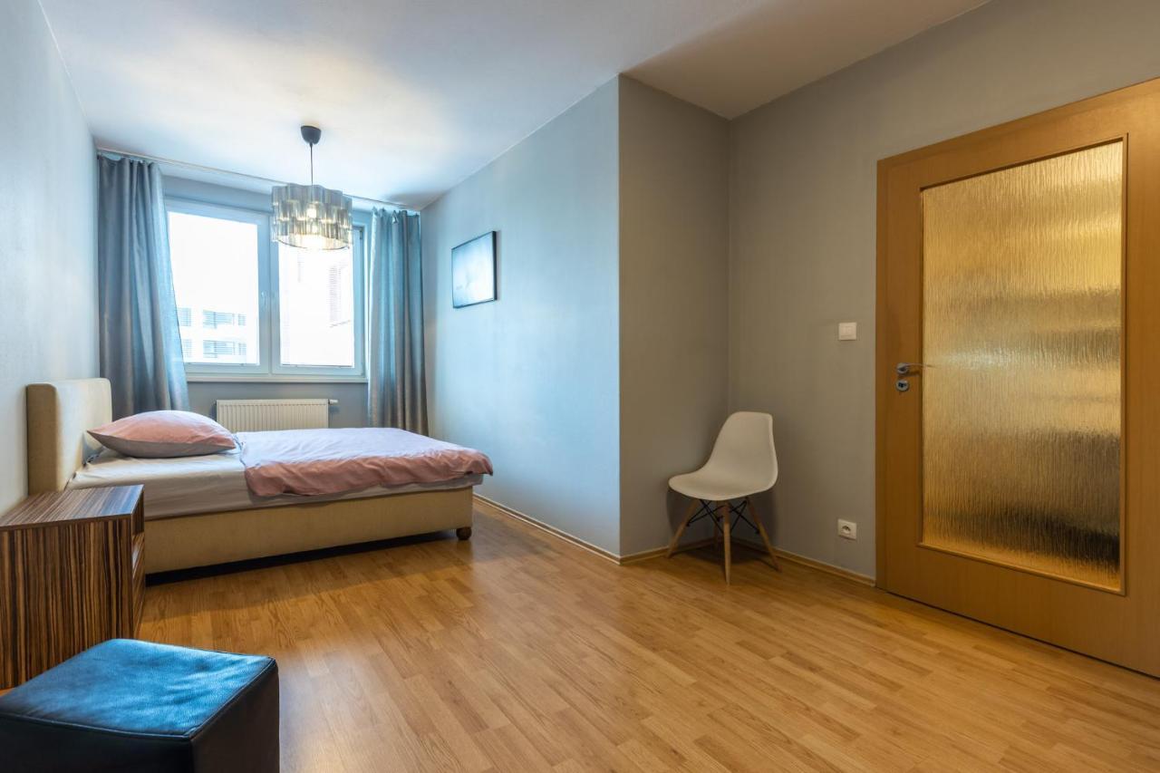 Apartman V Aleji Bratislava Eksteriør bilde